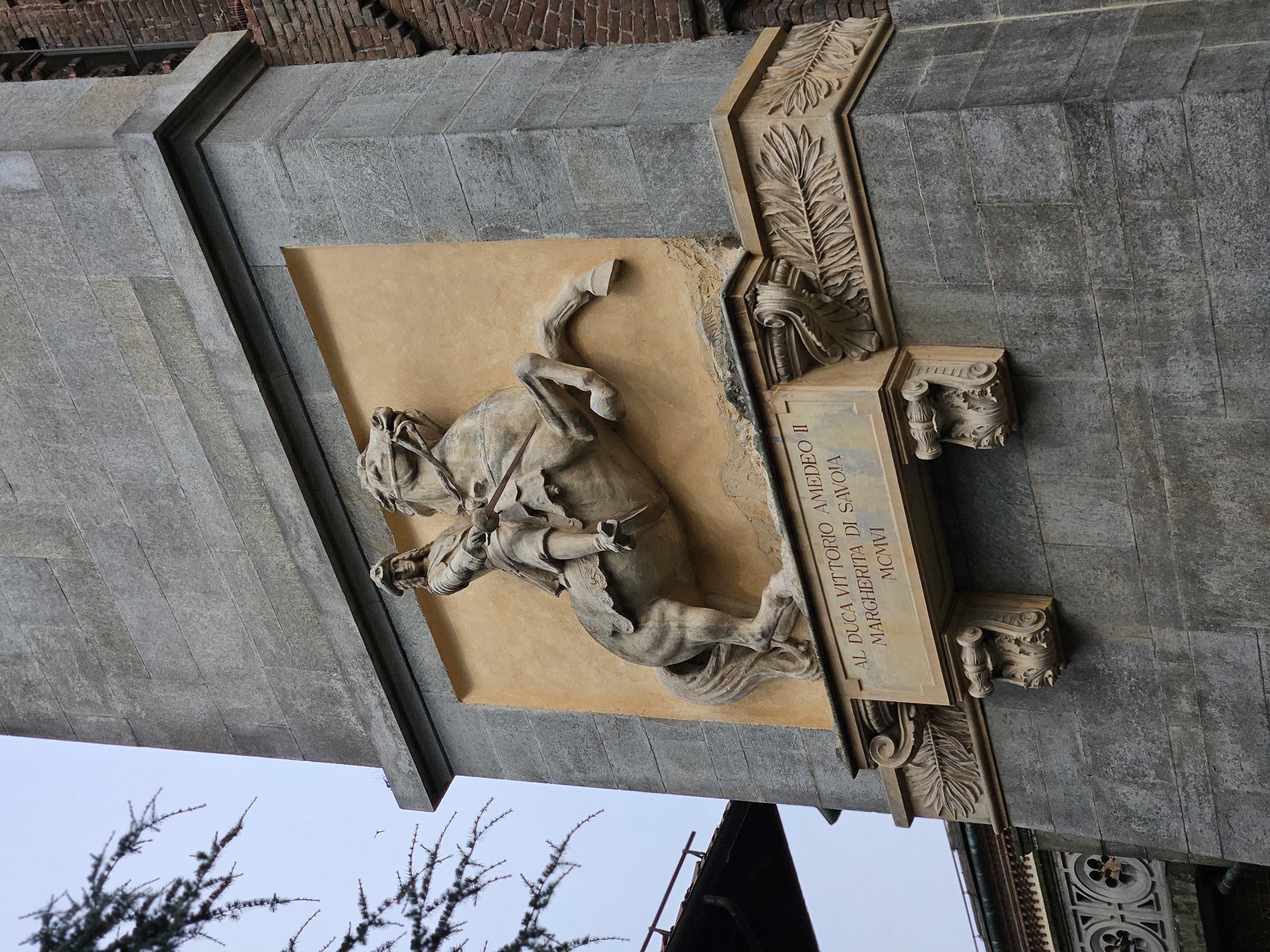 Borgo Vittoria e l'architettura futurista + ape