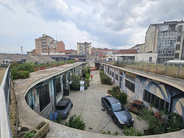 Borgo Vittoria e l'architettura futurista + ape