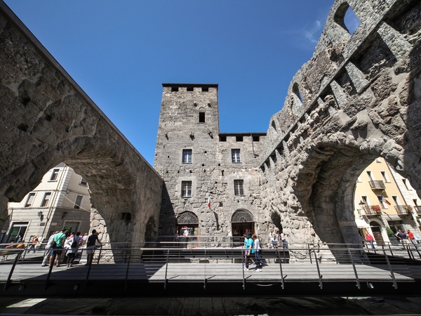 Aosta. Mostra fotografica Nino Migliori + mercatini di Natale (+ brunch)